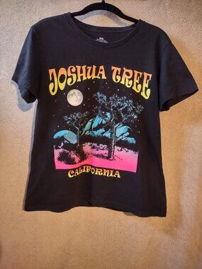 Joshua Tree California Graphic Tee Shirt Women’s Medium Black Desert Sunset Boho